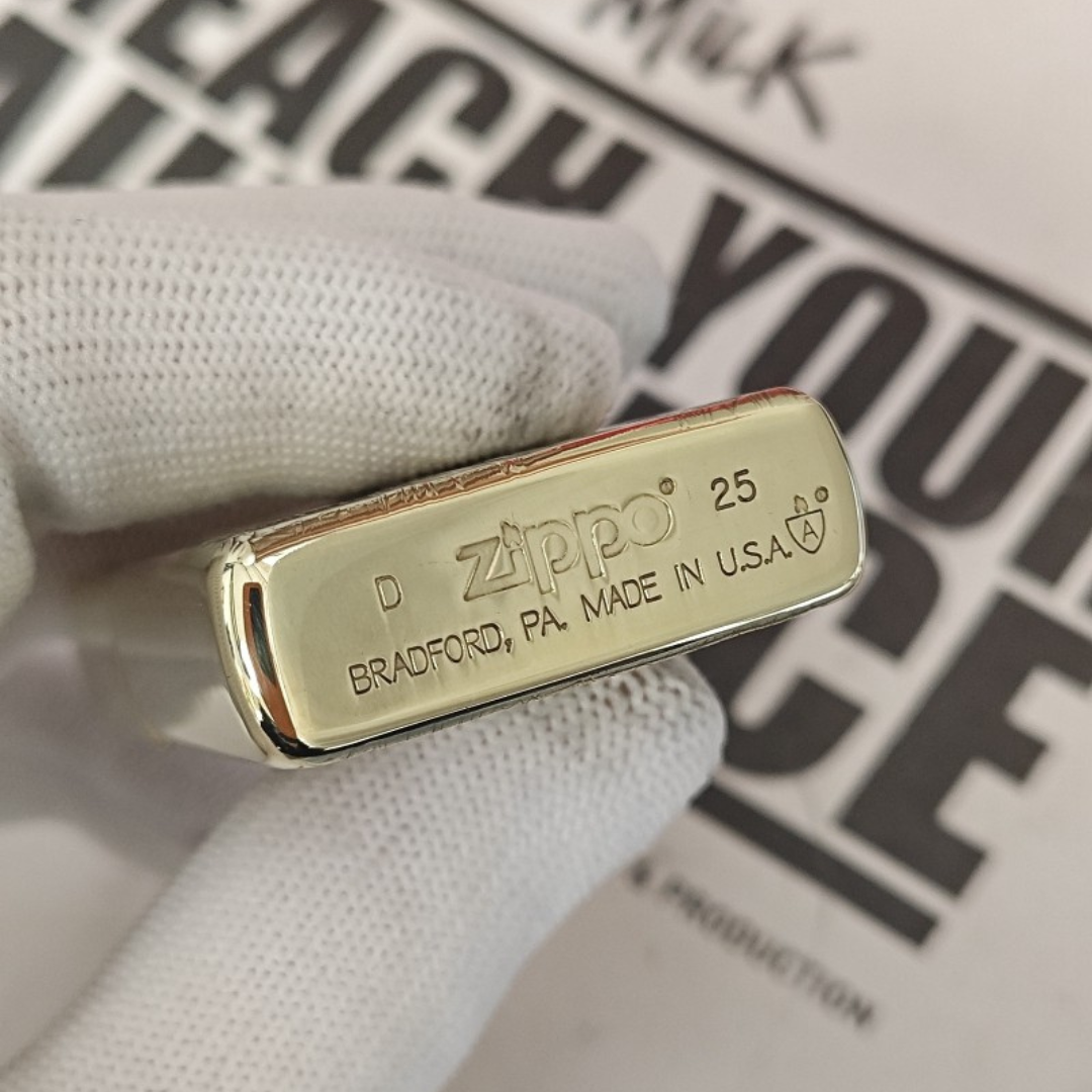 Zippo Bunny Girl Playing Cards