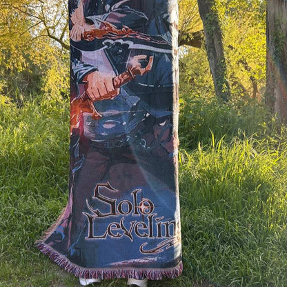 Solo Leveling Woven Blanket – Anime Throw Blanket with Sung Jin-Woo Design – Soft & Durable Anime Decor for Fans