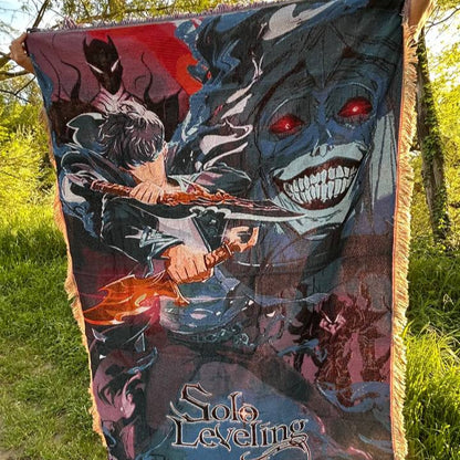 Solo Leveling Woven Blanket – Anime Throw Blanket with Sung Jin-Woo Design – Soft & Durable Anime Decor for Fans