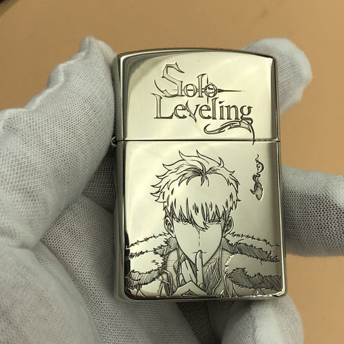 Front view of a Zippo lighter engraved with Sung Jin-Woo from the anime and manhwa Solo Leveling, featuring detailed artwork and the Solo Leveling logo.